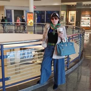 Meet your Posher, Carmen